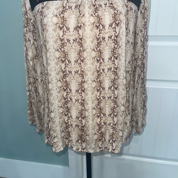 Savanna Jane Can’t Deny it Boho embroidered taupe brown snake blouse size small - Picture 5 of 8